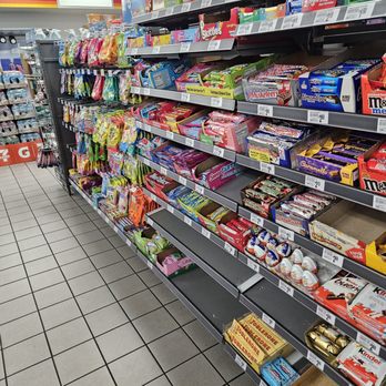 7-Eleven - Candy aisle - Gas Stations Near Me - Simi Valley, California 7-Eleven - Candy aisle - Gas Stations Near Me - Simi Valley, California