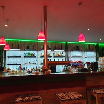 Ria's Beach - Cafes Near Me - Borkum, NI