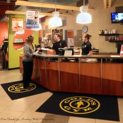Gold's Gym - Welcome Desk