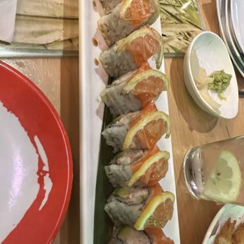 Kaizen Revolving Sushi - Salmon lemon roll - Sushi Bars Near Me - Las Vegas, Nevada