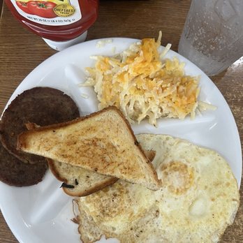 Milla’s Place - Fried eggs, regular sausage, hash brown casserole, and toast - Breakfast & Brunch Near Me - Florence, Alabama