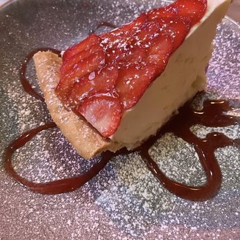 Moku Kitchen - Strawberry Cream Pie - Cocktail Bars Near Me - Honolulu, Hawaii