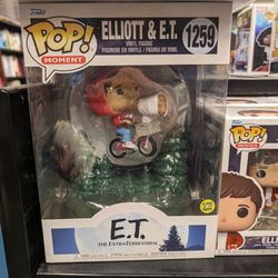 Barnes & Noble - Elliott and E.T.