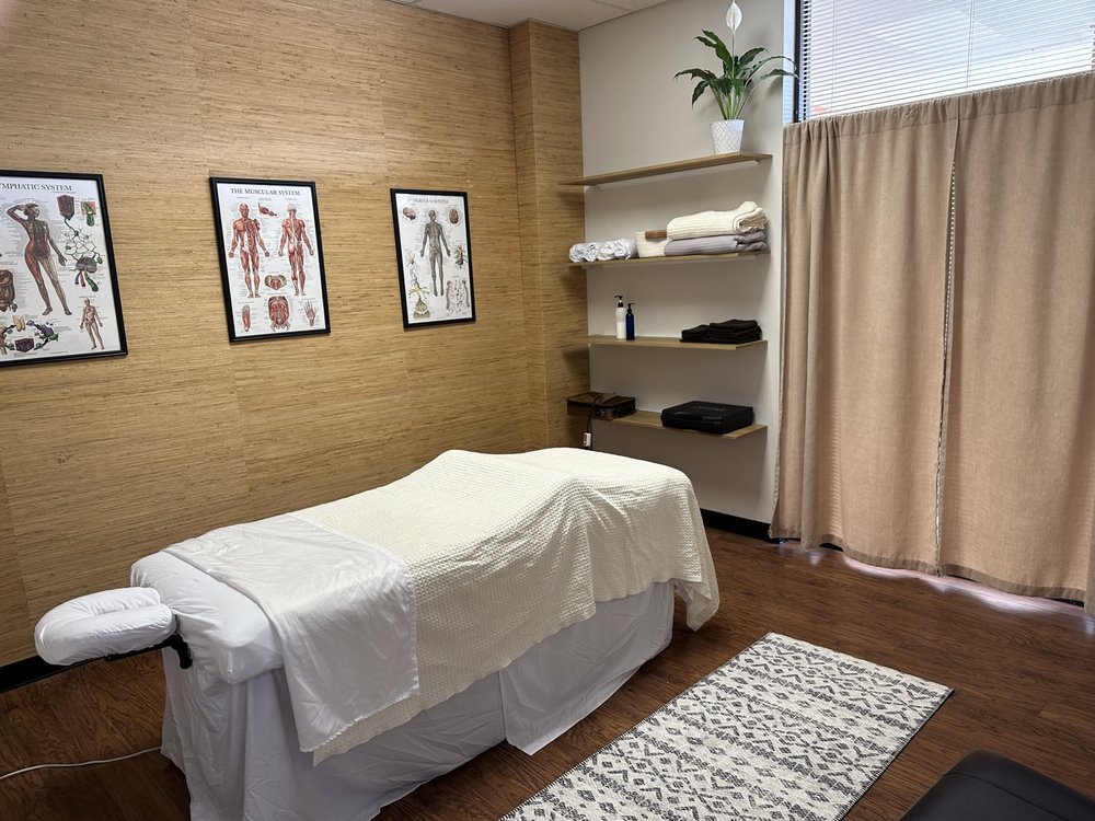 Renewal Massage Logo
