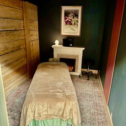 Shine On Massage on Moss Street