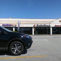 RadioShack - Hmmmm looks like this places is officially out of business