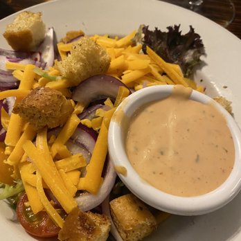 Di Prinzio's Kitchen - Garten salat with Thousand Island dressing - what else - Cocktail Bars Near Me - Clayton, New York