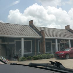 Peerless Cleaners - Large building to ensure they can house the service they give. Very clean and professional.