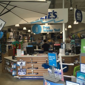 Leslie's Pool Supplies - Front desk - Hot Tub & Pool Near Me - Farmington, Michigan