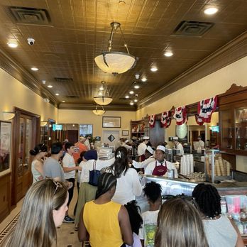 Leopold's Ice Cream - Crowded but worth the wait - Ice Cream & Frozen Yogurt Near Me - Savannah, Georgia