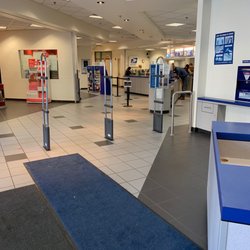 US Post Office - Whoah - No line!