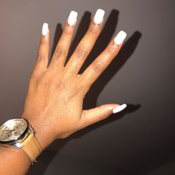 Lee Nails