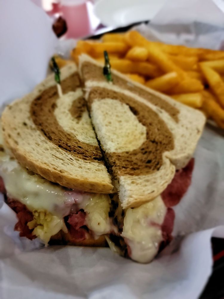 DeMo's Pizzeria & Deli