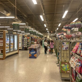 Publix - the inside of a grocery store - Grocery Near Me - Kissimmee, Florida Publix - the inside of a grocery store - Grocery Near Me - Kissimmee, Florida