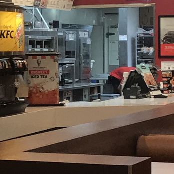 KFC - Employee doing nothing - Fast Food Near Me - Henderson, Nevada