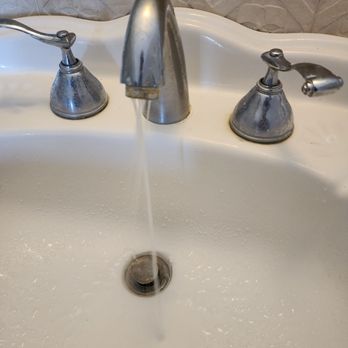 La Concha - water pressure from bathroom facet..Never called this in but doubt it would have been fixed. - Hotels Near Me - La Paz, BCS