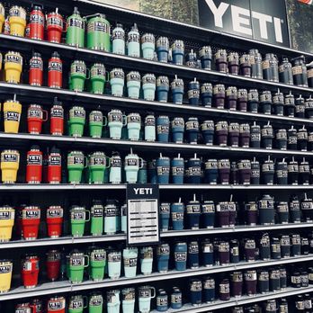 DICK'S Sporting Goods - 5/29/23 - Sporting Goods Near Me - Oxnard, California