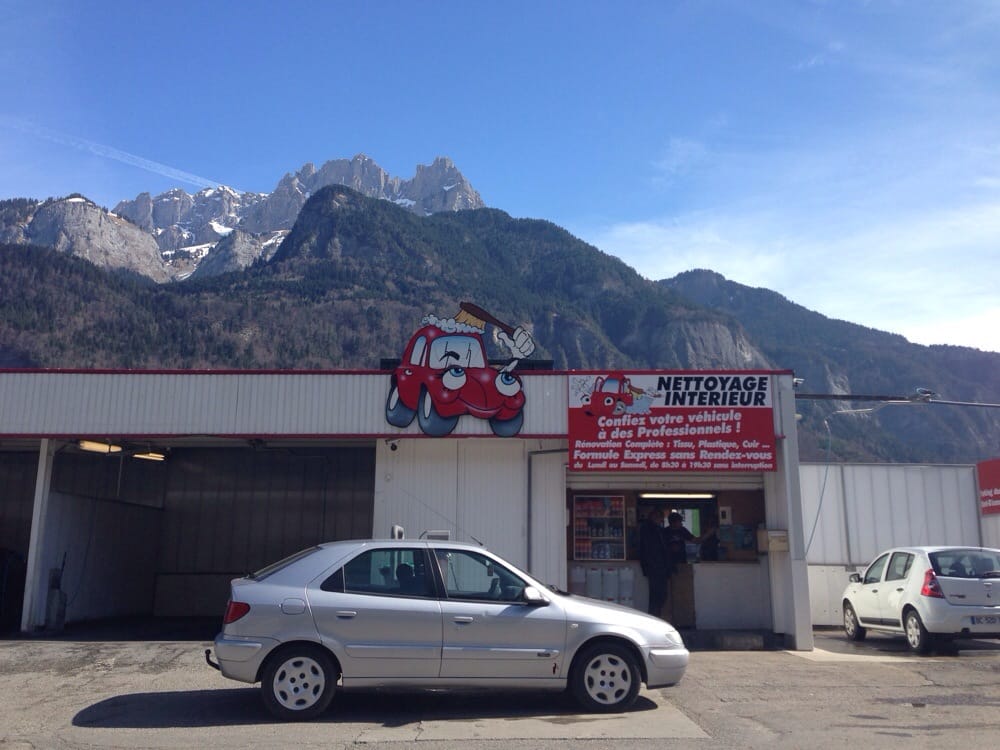 CARREFOUR CAR WASH Street, Sallanches, HauteSavoie, France Auto