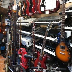 Pasadena Pawnshop - Great variety of guitars to choose from