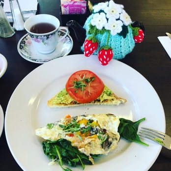 Dirtbag Tea Cafe - Veggie egg white omelet with challah avocado toast - Cafes Near Me - Orangevale, California