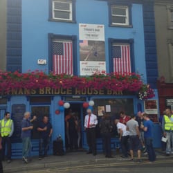 Tynan's Bar - Tynan's buzzing with Bruce in town
