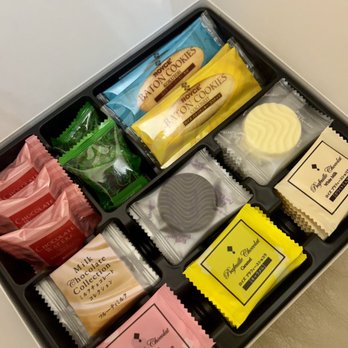 ROYCE Chocolate - Memories of Hokkaido box - Chocolatiers & Shops Near Me - Arcadia, California ROYCE Chocolate - Memories of Hokkaido box - Chocolatiers & Shops Near Me - Arcadia, California
