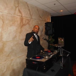 Dj MikeBoogie - Djing a wedding in Arlington TX.