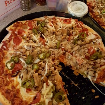Pizza King - Large pepperoni, hamburger, mushroom, onion, and jalapeño. - Pizza Near Me - Longview, Texas Pizza King - Large pepperoni, hamburger, mushroom, onion, and jalapeño. - Pizza Near Me - Longview, Texas