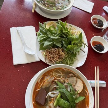 Pho Que Huong - Regular pho and spicy beef - Vietnamese Near Me - Honolulu, Hawaii Pho Que Huong - Regular pho and spicy beef - Vietnamese Near Me - Honolulu, Hawaii