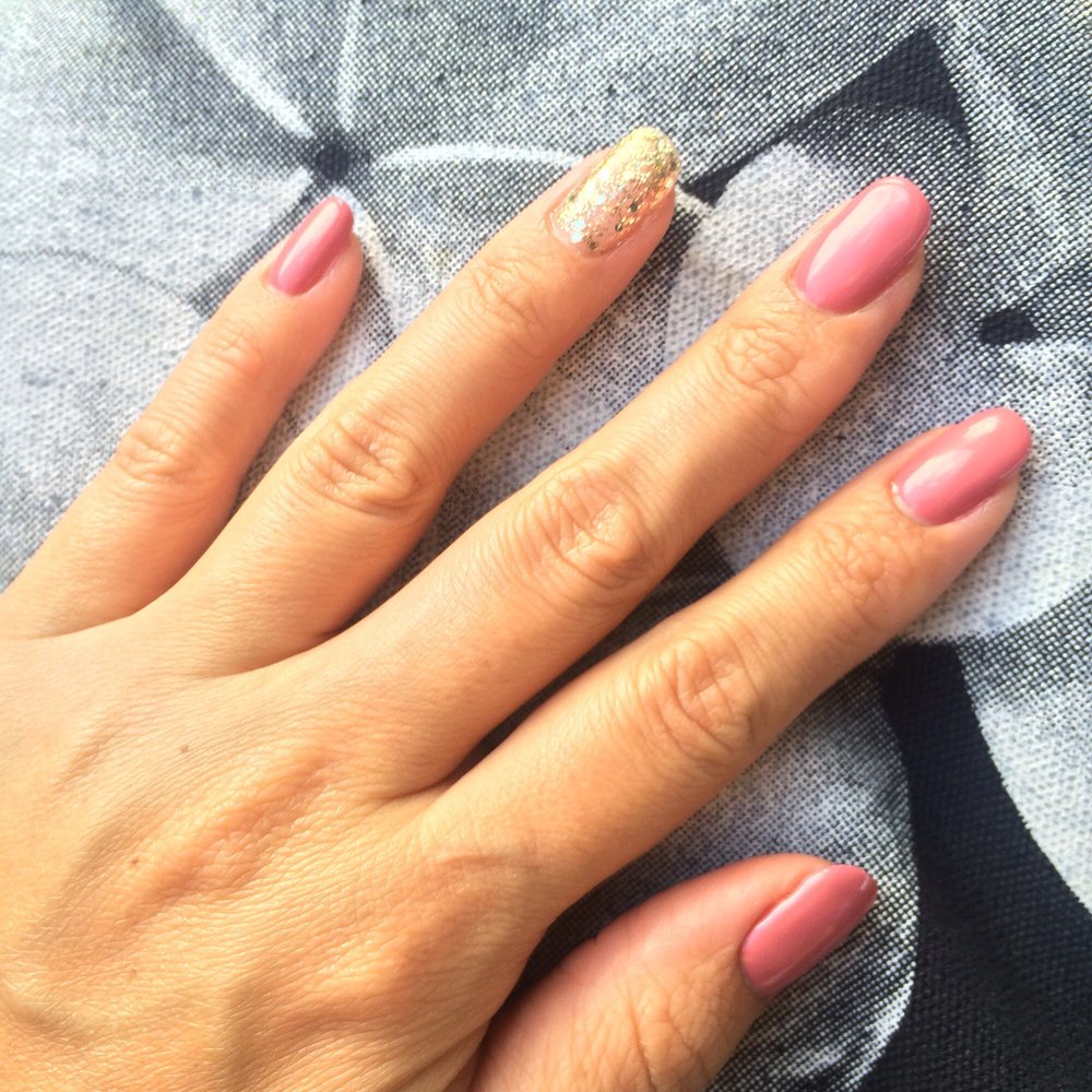 Honolulu Nails & Aesthetics Academy - Neutral gel nails w/ a little bling! - Cosmetology Schools Near Me - Honolulu, Hawaii Honolulu Nails & Aesthetics Academy - Neutral gel nails w/ a little bling! - Cosmetology Schools Near Me - Honolulu, Hawaii