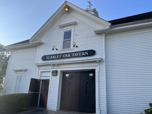 Scarlet Oak Tavern by null