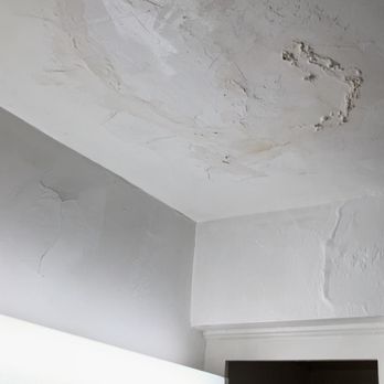 Studio City Court Yard Hotel - Bathroom ceiling - Hotels Near Me - Studio City, California Studio City Court Yard Hotel - Bathroom ceiling - Hotels Near Me - Studio City, California