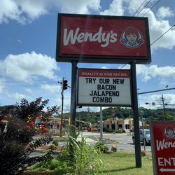 Wendy's - Exterior sign