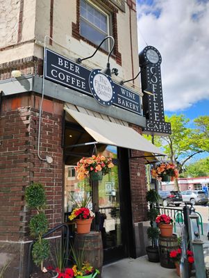 Finnish Bistro Coffee & Cafe by null