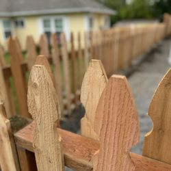 Top Rail Fence - Seattle - Classic picket fence