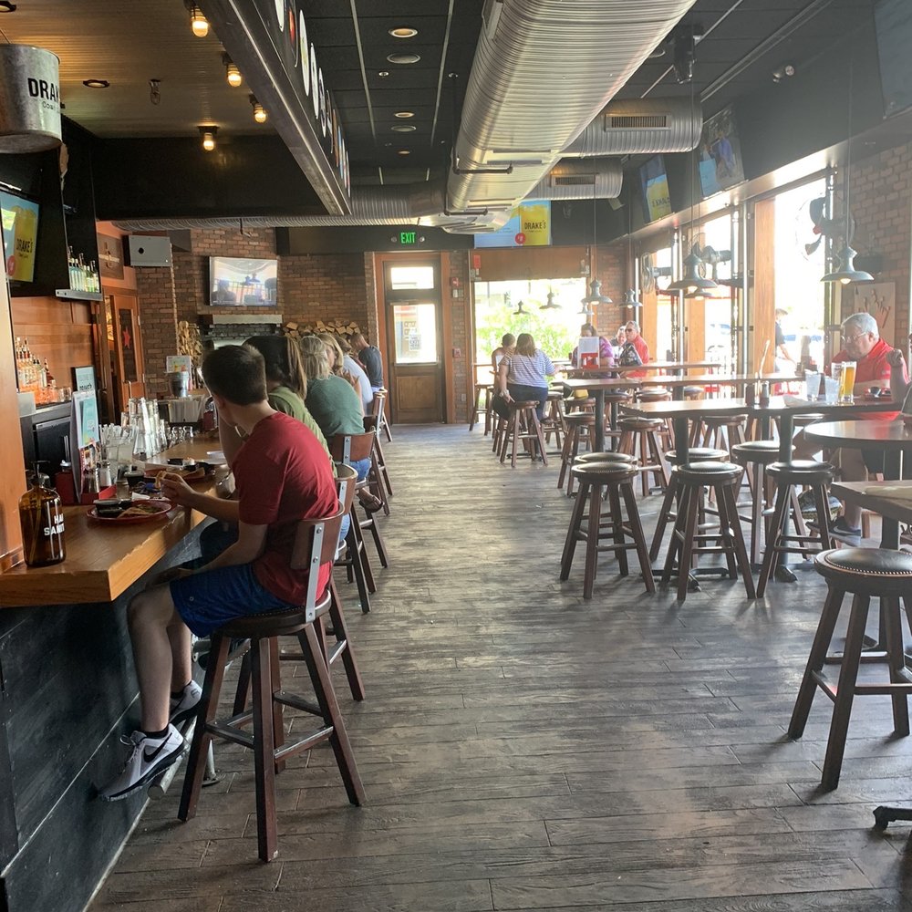 Drake's - Patio Bar - Burgers Near Me - Florence, Kentucky