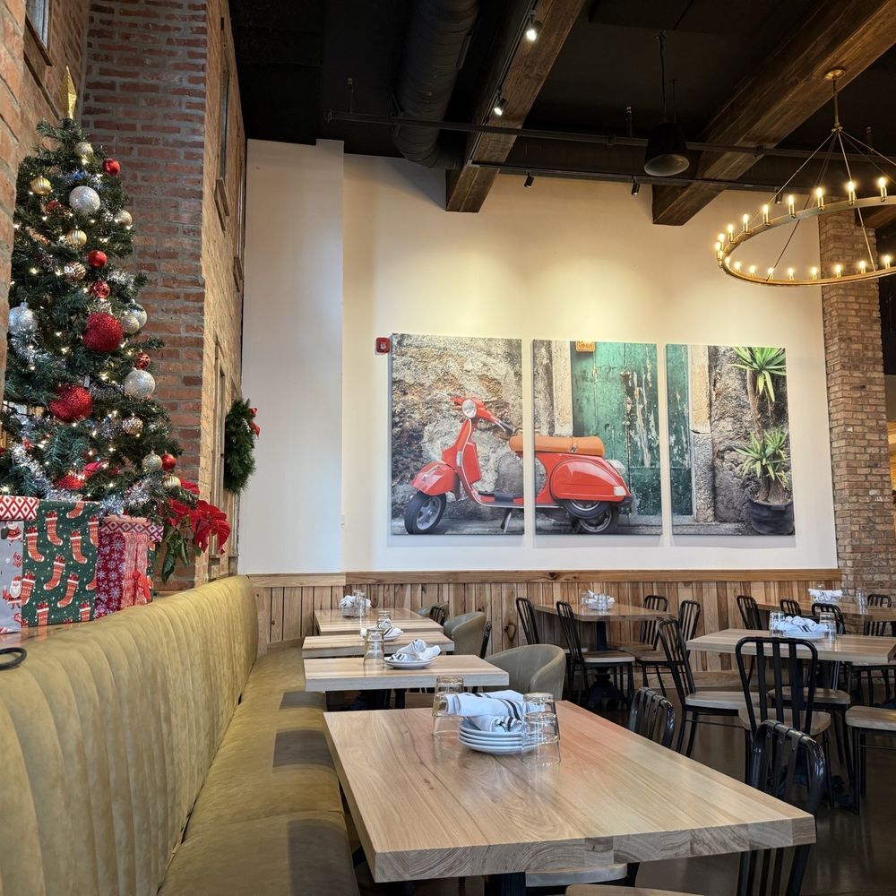 Gia Mia - Italian Near Me - Naperville, Illinois