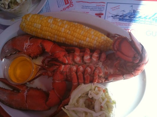 LUNCH Lobster Roll Amagansett by null