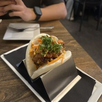 High Side - Fried chicken bao - Beer Bar Near Me - Fairfax, Virginia