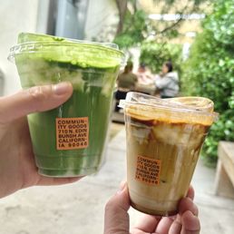 Matcha Einspanner (left) & Einspanner w espresso (right) Matcha Einspanner (left) & Einspanner w espresso (right)