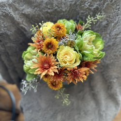 Flowers On The Side - Unlikely Fall Natural boquet