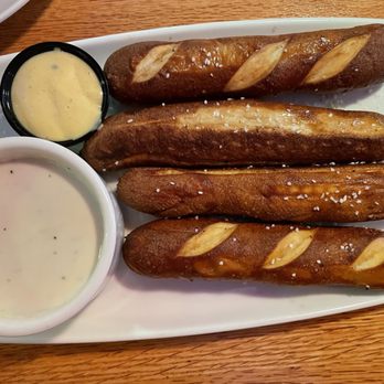 Applebee's Grill + Bar - Brew Pub Pretzels & Beer Cheese Dip - American Near Me - Pinole, California Applebee's Grill + Bar - Brew Pub Pretzels & Beer Cheese Dip - American Near Me - Pinole, California