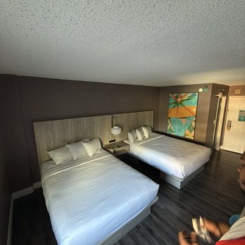 Oasis at Gold Spike - Hotels Near Me - Las Vegas, Nevada Oasis at Gold Spike - Hotels Near Me - Las Vegas, Nevada