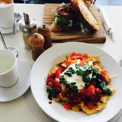 Sprout Eden - It worth the value of the price. just waiting around 10 min. the latte is good.
