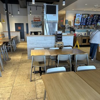 Smashburger - Dining room - Burgers Near Me - Oak Lawn, Illinois