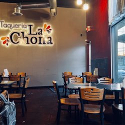 Taqueria La Chona - Seating