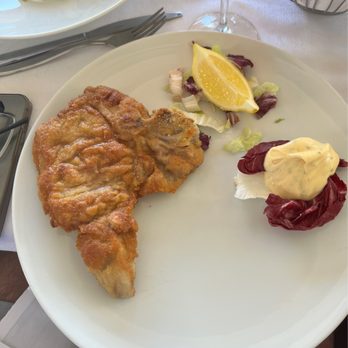 La Punta - Pork Milanese - Wine Bars Near Me - Bellagio, Colorado La Punta - Pork Milanese - Wine Bars Near Me - Bellagio, Colorado