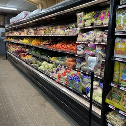 Der Markt Food Store - Produce section