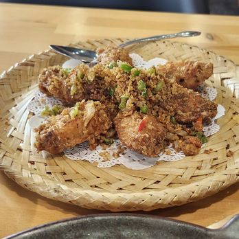 La Mom Kitchen - A12. Crispy Chicken Wings (6) - Shanghainese Near Me - Chicago, Illinois La Mom Kitchen - A12. Crispy Chicken Wings (6) - Shanghainese Near Me - Chicago, Illinois