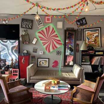 Lix Uptown Ice Cream - Inside - Ice Cream & Frozen Yogurt Near Me - Phoenix, Arizona